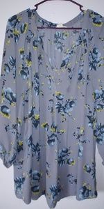 ✨2 for $12 Tops✨ Floral pullover blouse